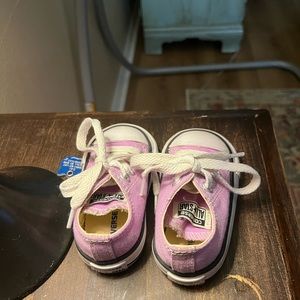 Toddler lilac converse